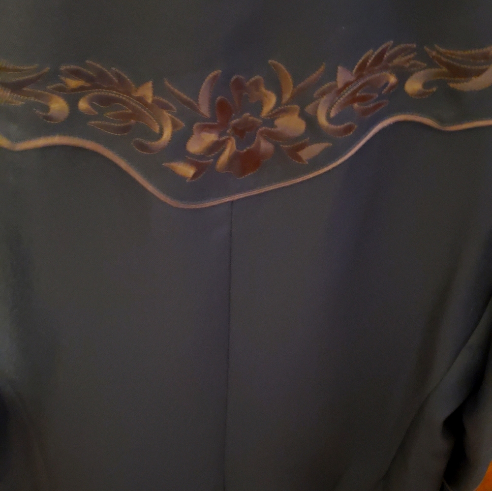 Dress Coat with Floral Embroidery